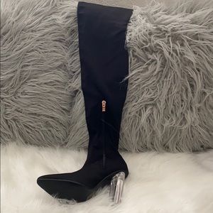 WOMEN BOOTS - NEW - NO BOX